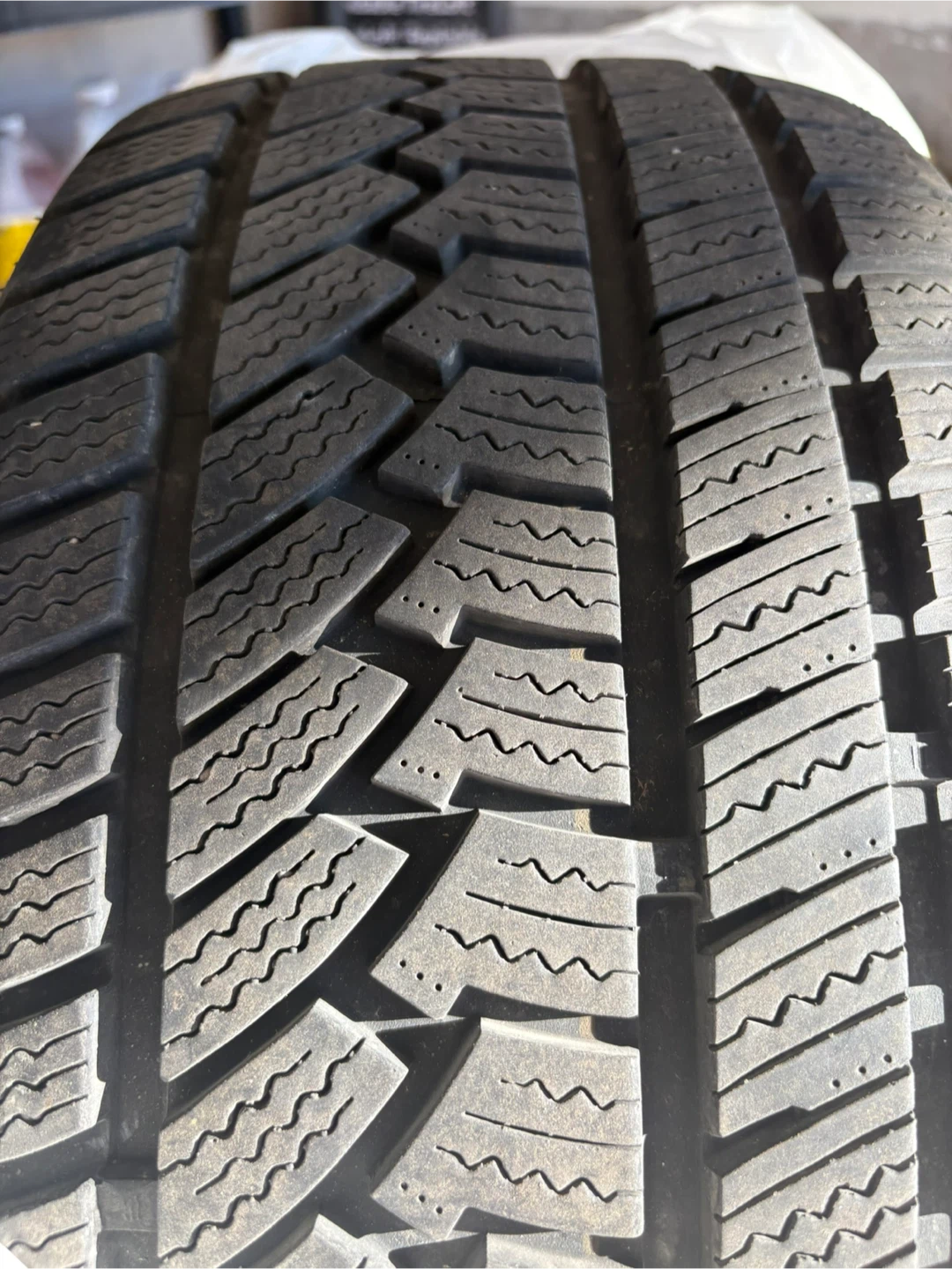 Ovation Winter Tires 245/40R18 97H XL - photo 2