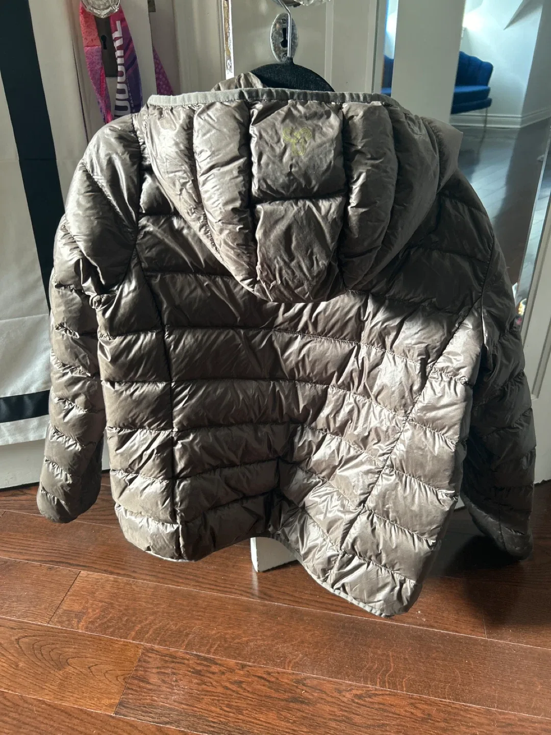 TNA Ripple Jacket - Size L image indicator(3)