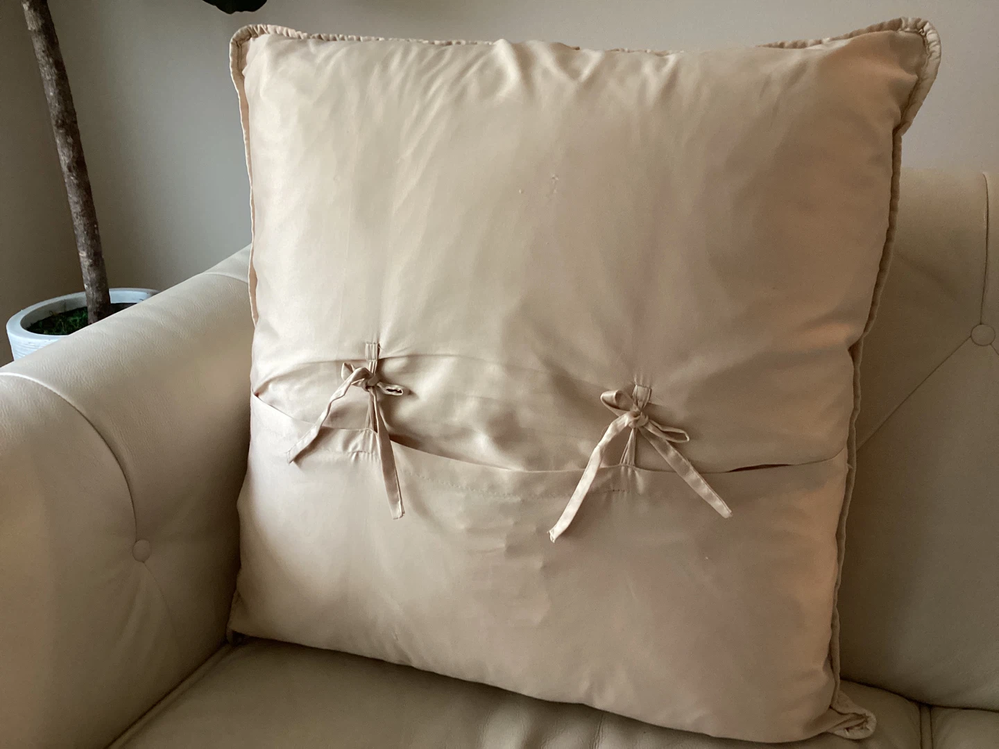 Tahari Home Throw Pillow Beige Decor 26x26 - photo 3