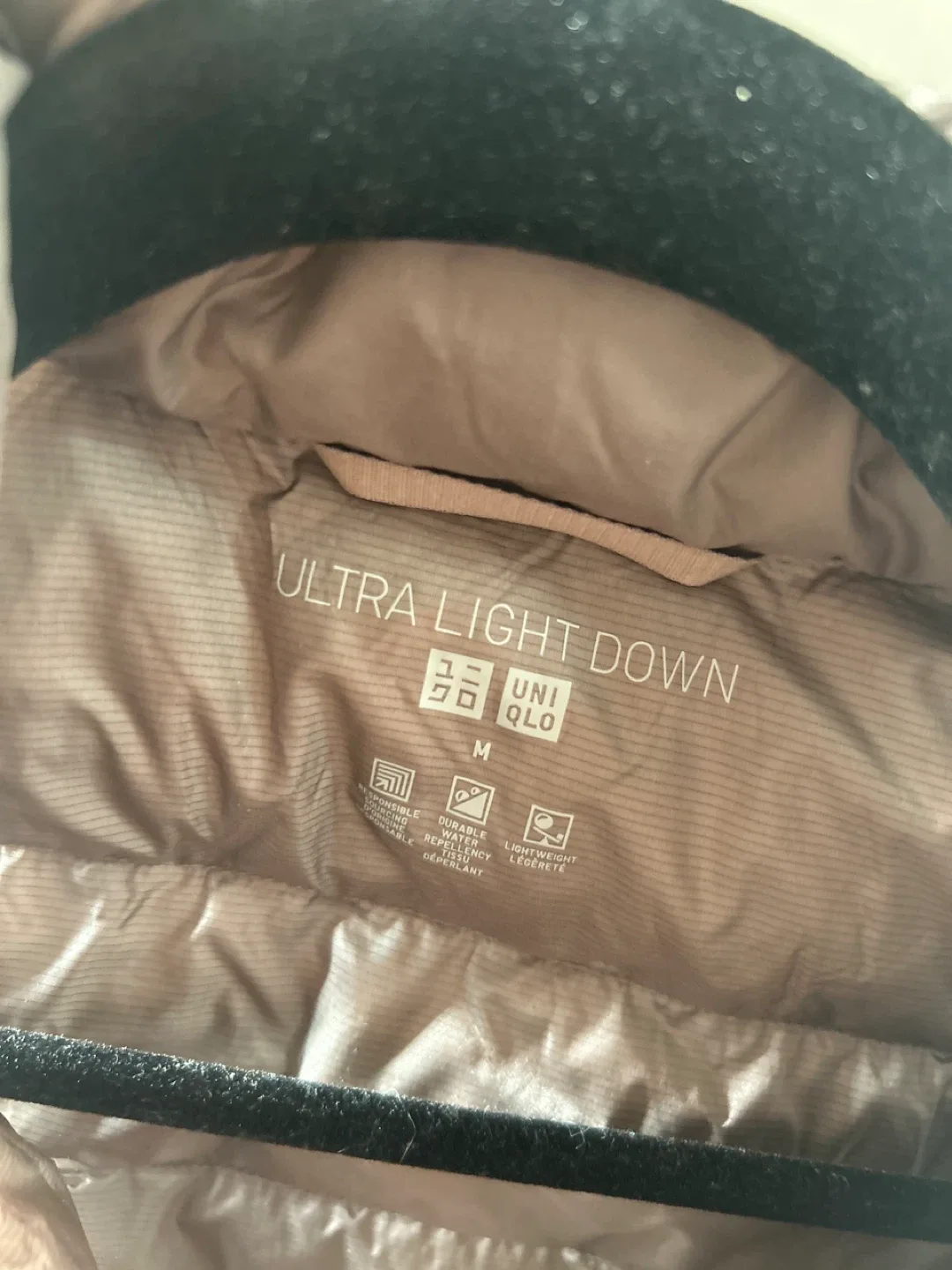 Uniqlo Ultra Light Down Vest - Size M image indicator(2)