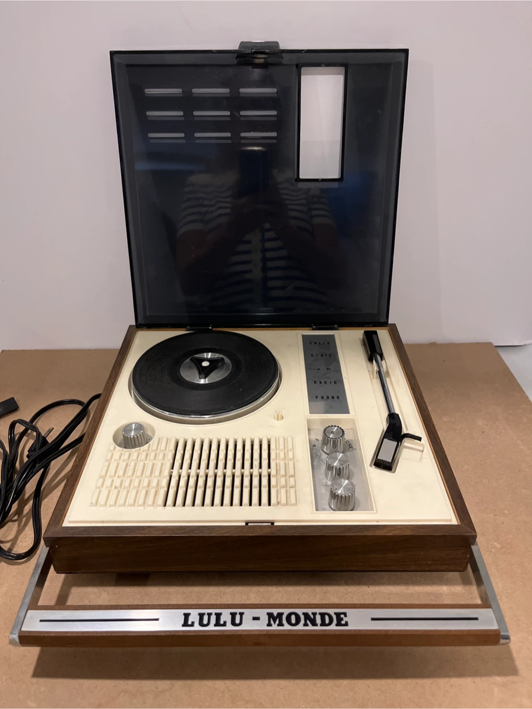 Lulu-Monde Solid State Portable Radio Phonograph