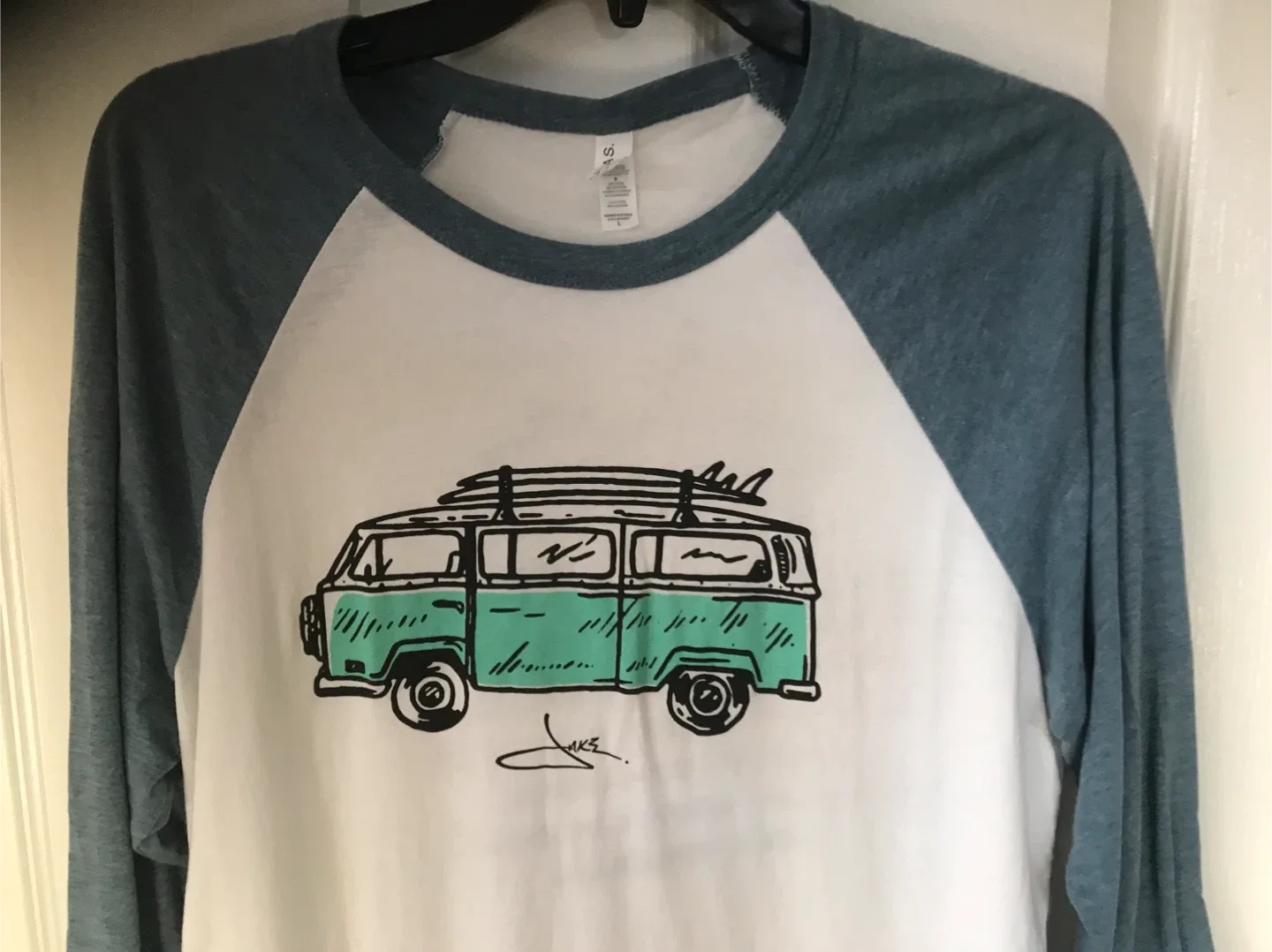 Surf Van Graphic Raglan Tee - L image indicator(2)