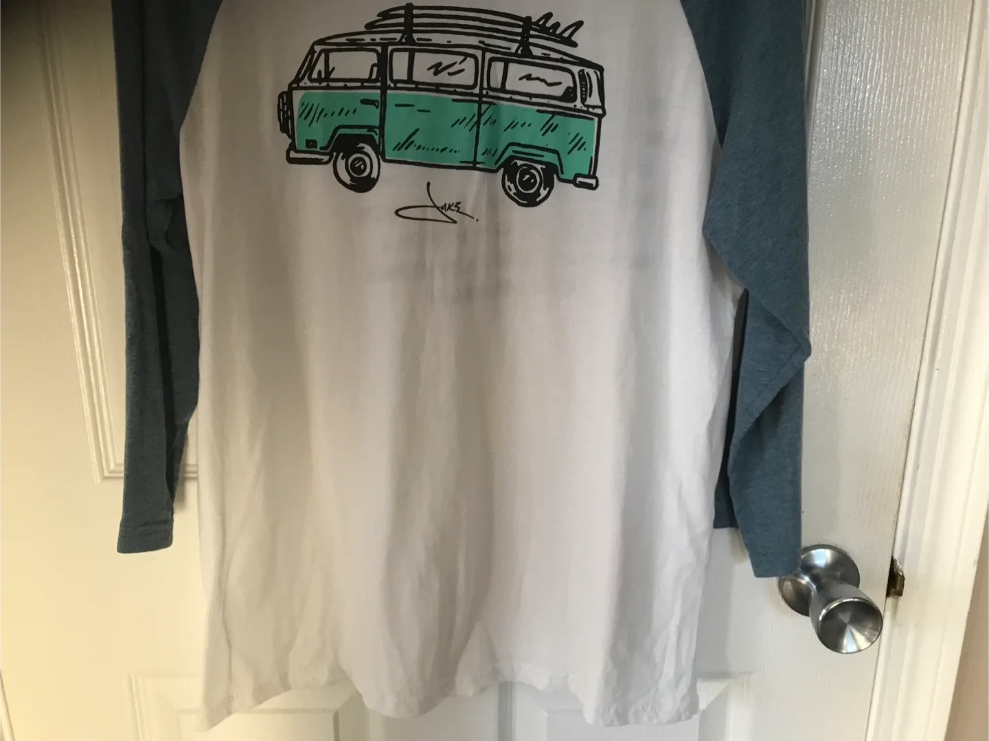 Surf Van Graphic Raglan Tee - L image indicator(7)