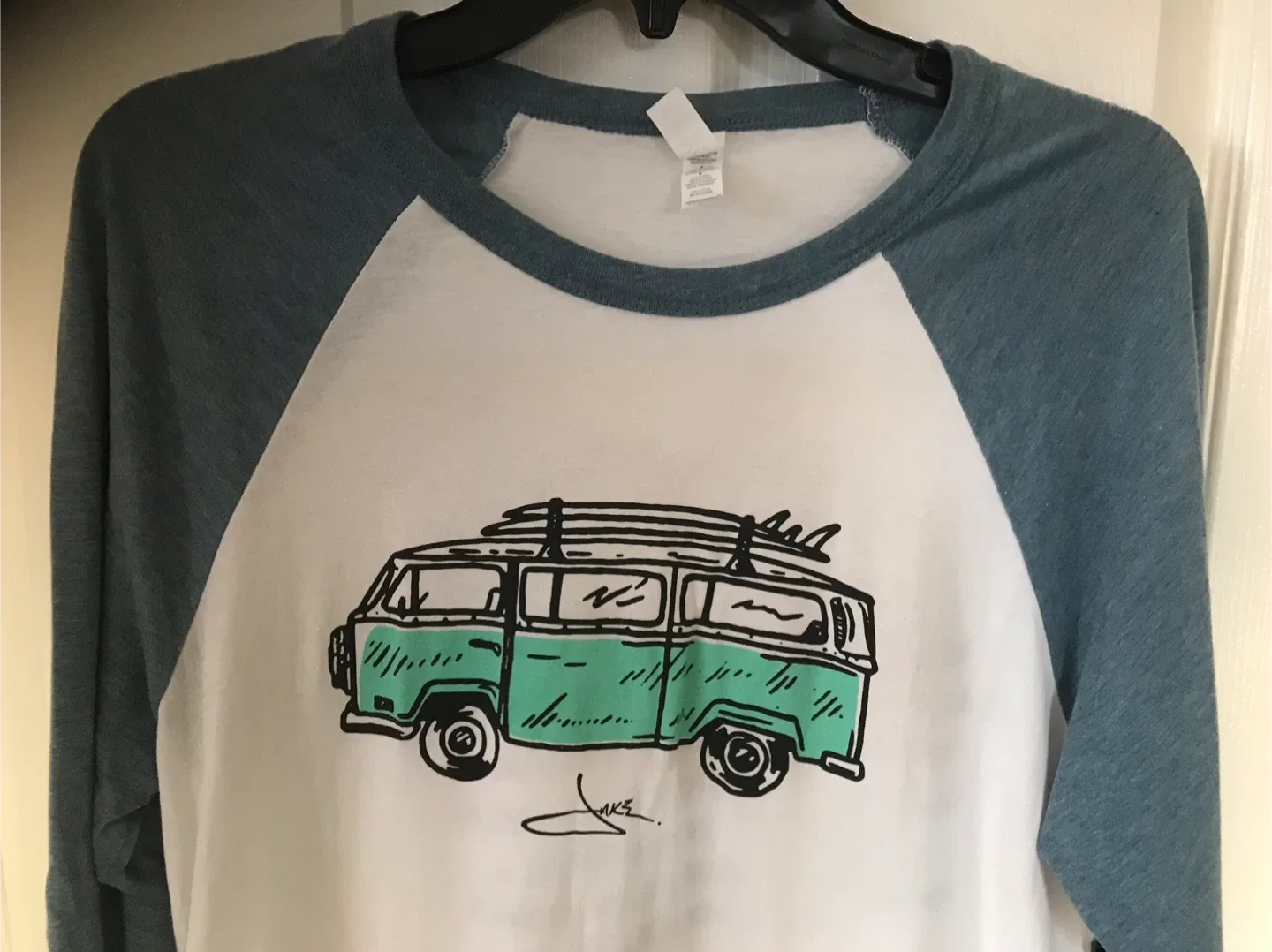 Surf Van Graphic Raglan Tee - L image indicator(4)