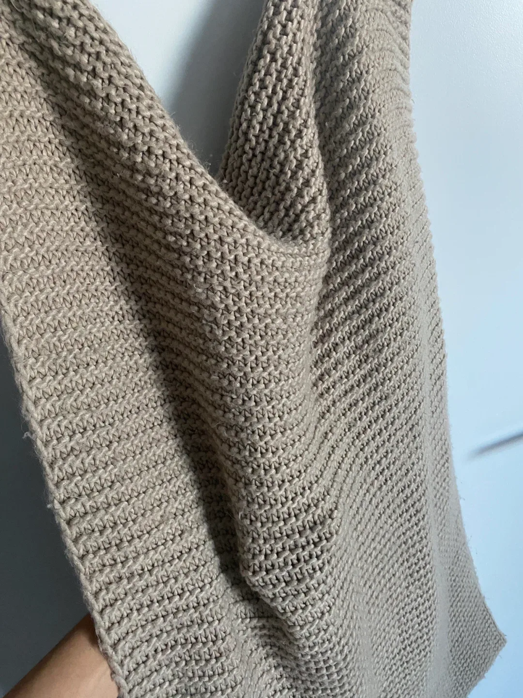 Long Chunky Knitted Warm Scarf image indicator(4)