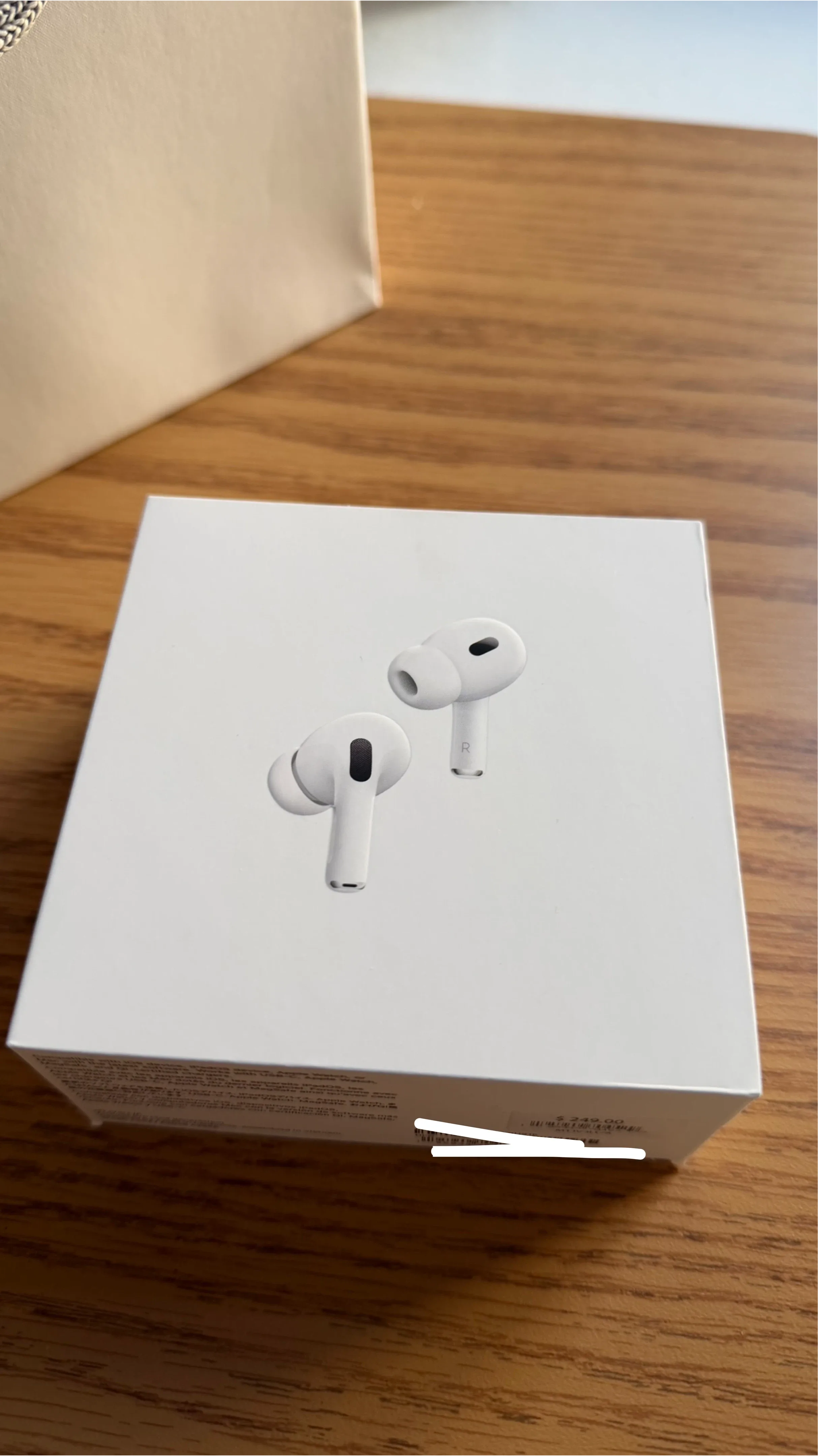 New Apple AirPods Pro (2nd generation) with bag image indicator(3)