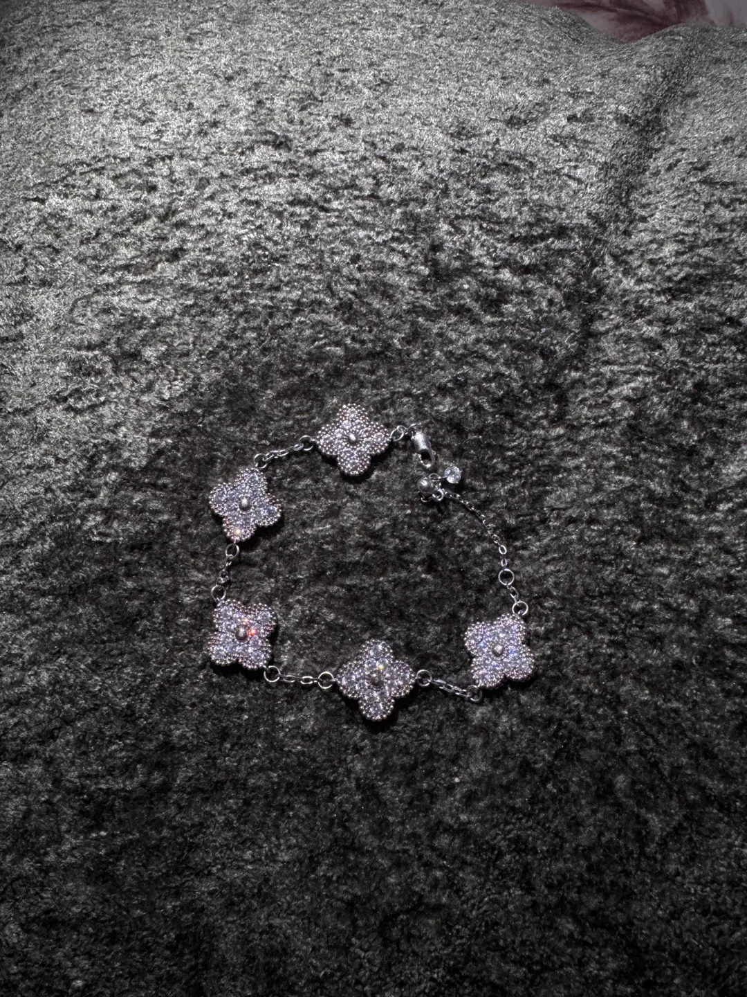 Clover Design Silver Bracelet image indicator(3)