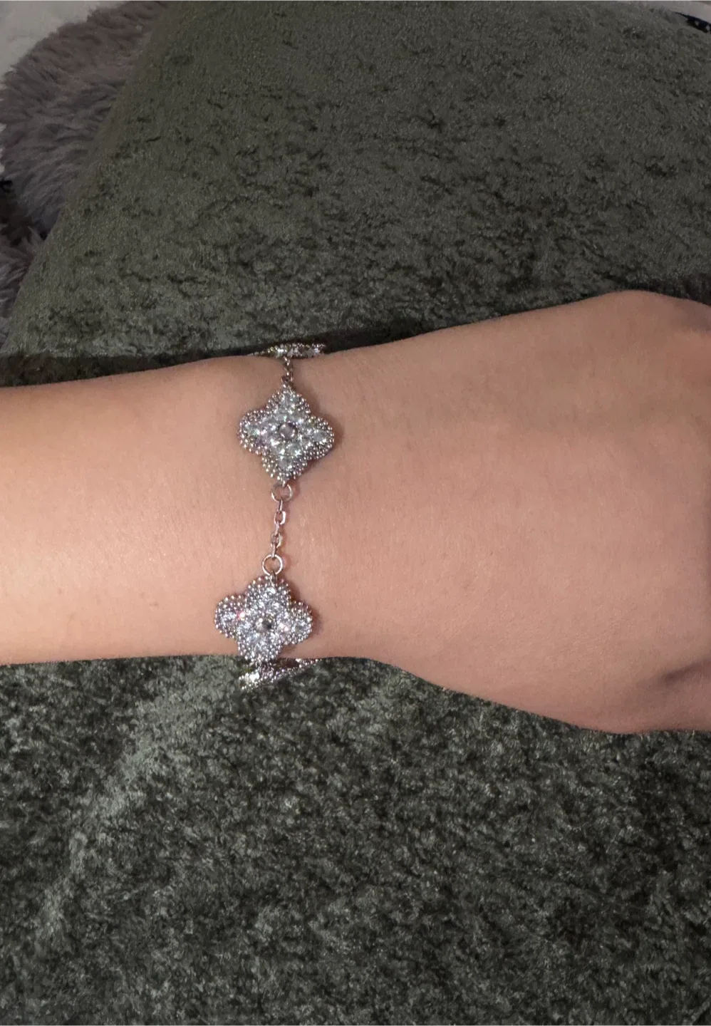 Clover Design Silver Bracelet image indicator(4)