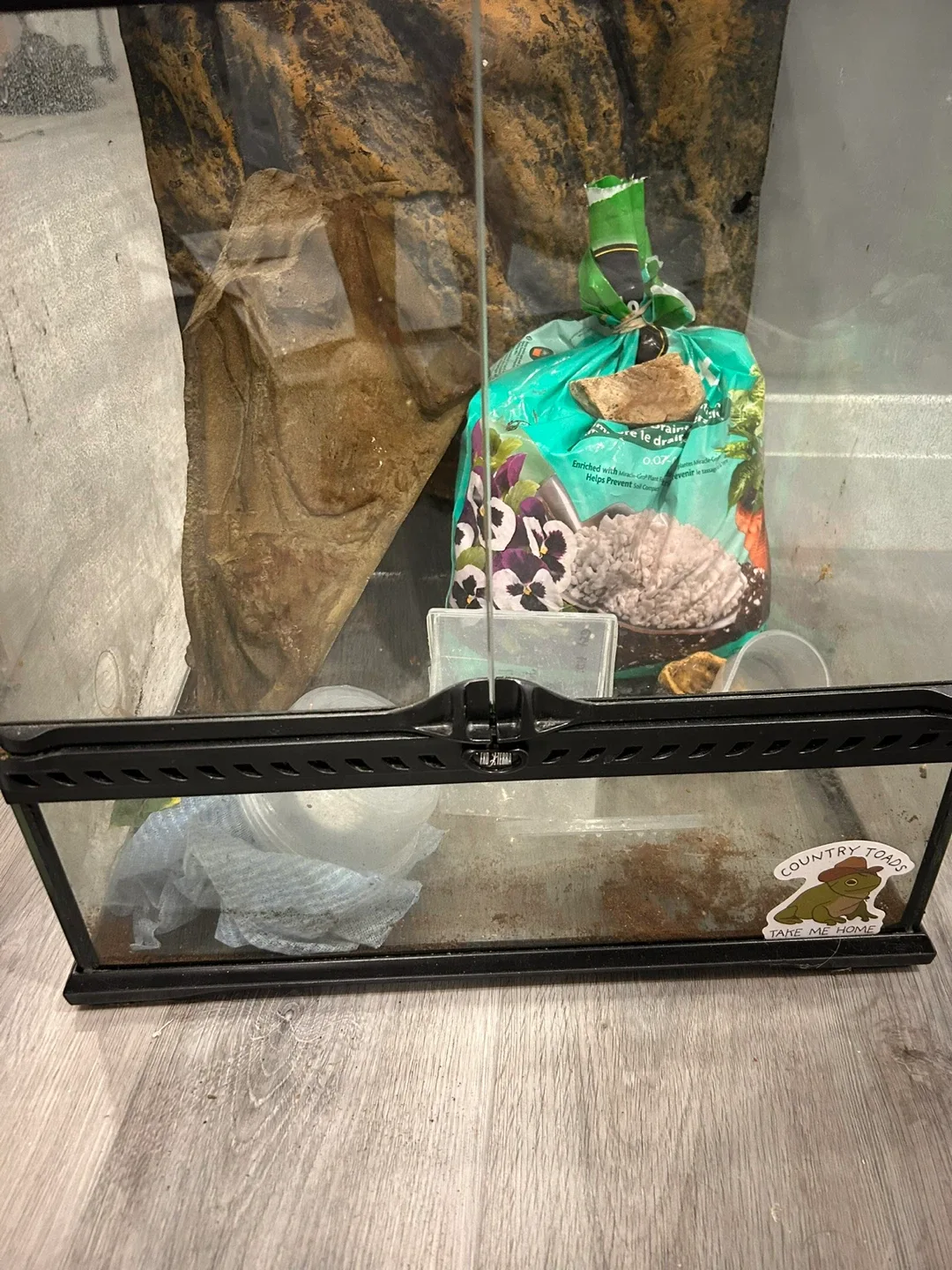 Reptile Terrarium with Accessories image indicator(4)