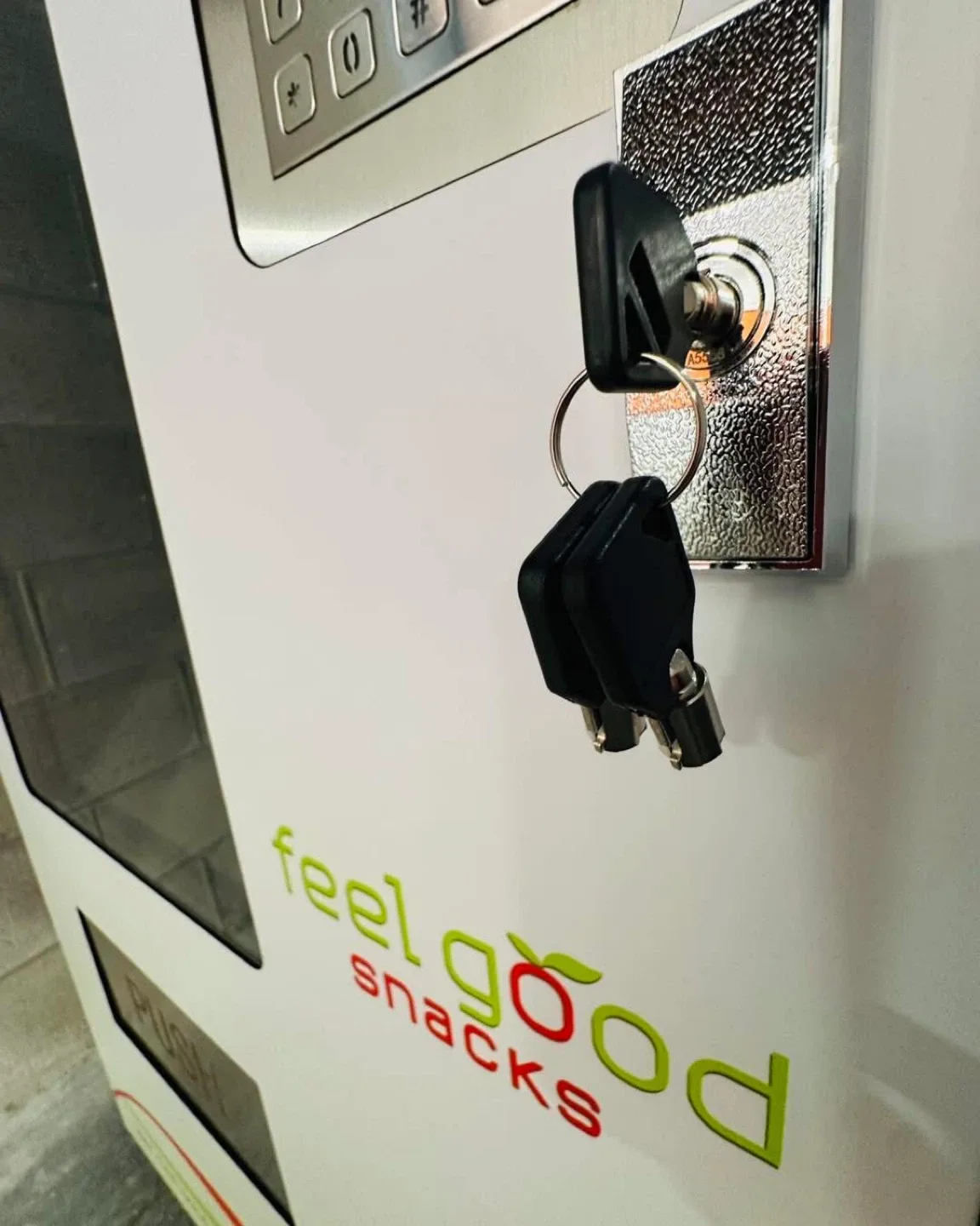 Vending machine for snacks image indicator(2)