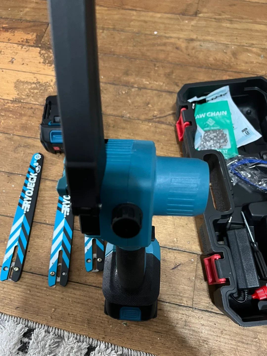 Cordless Mini Chainsaw w/ Case(6-8in) image indicator(3)