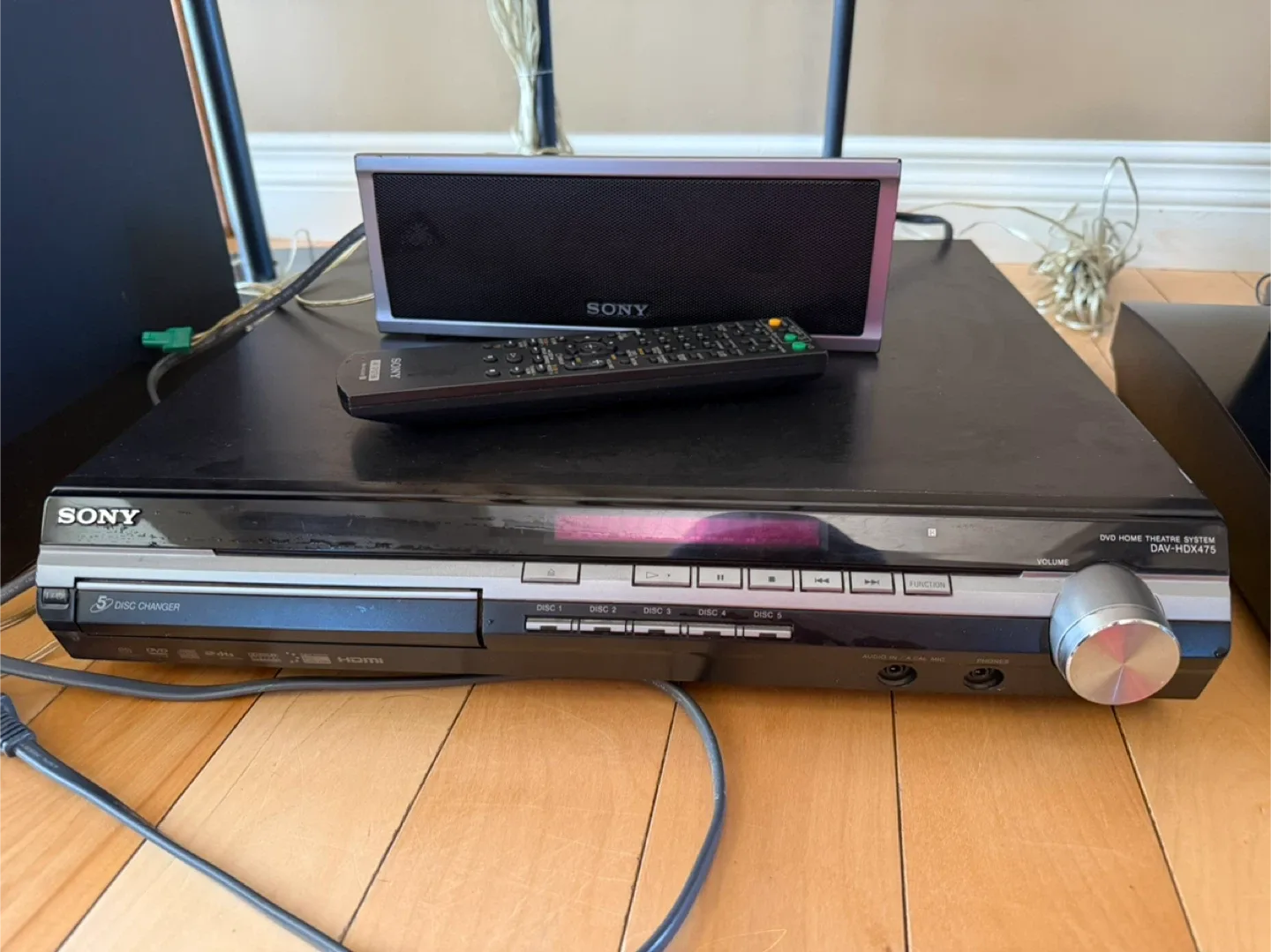 Sony HCD-HDX475 5.1 Channel Home Theatre System image indicator(2)