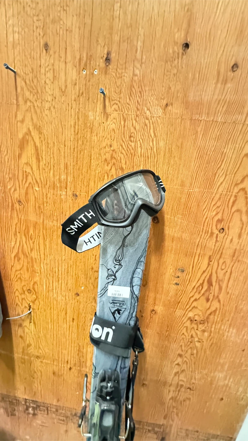Atomic Skis with Salomon Bindings & Ski Goggles - photo 3