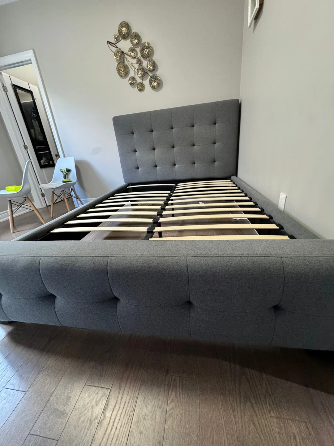 Costco Queen size Upholstered Platform Bed Frame and mattress