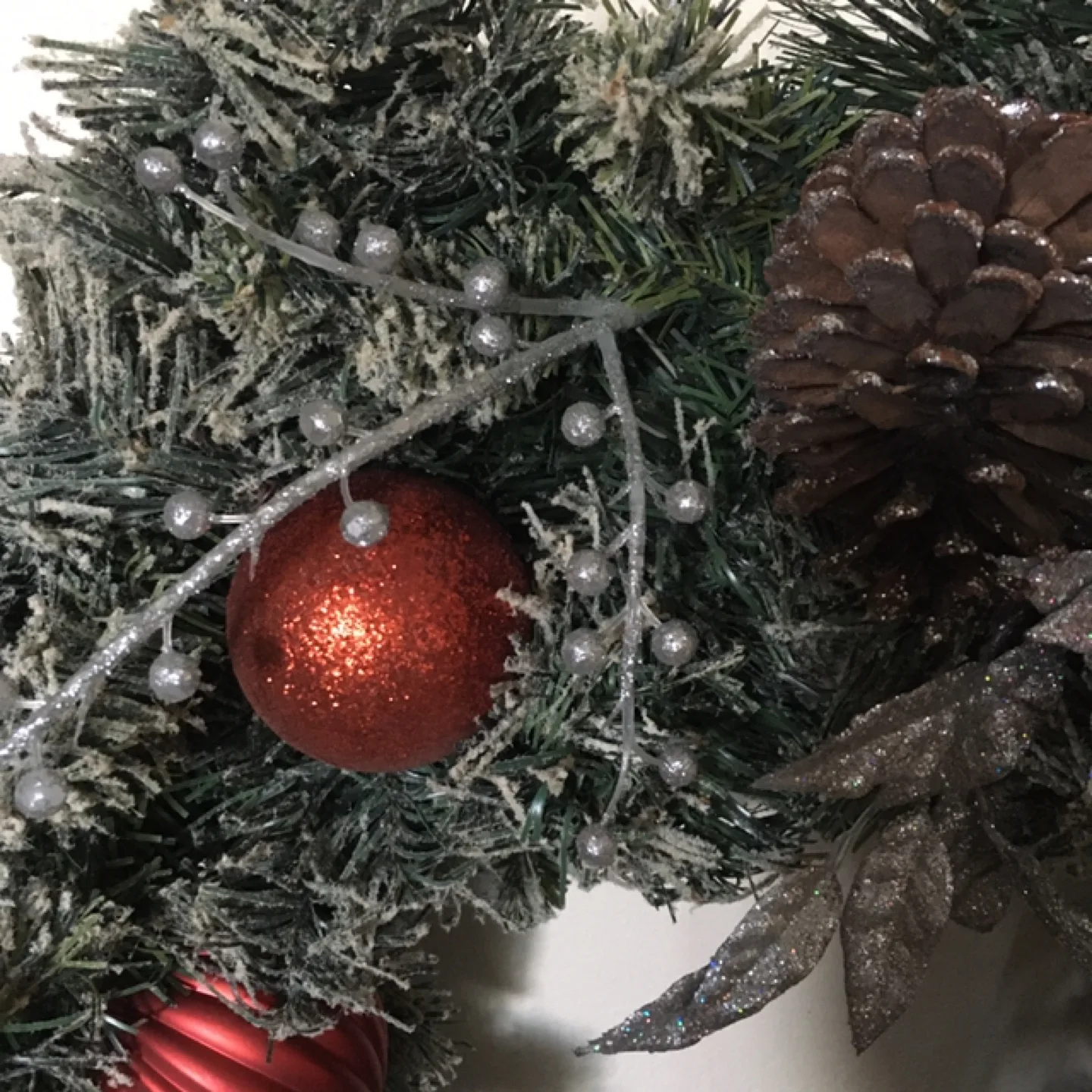 Christmas Wreath with Ornaments image indicator(2)