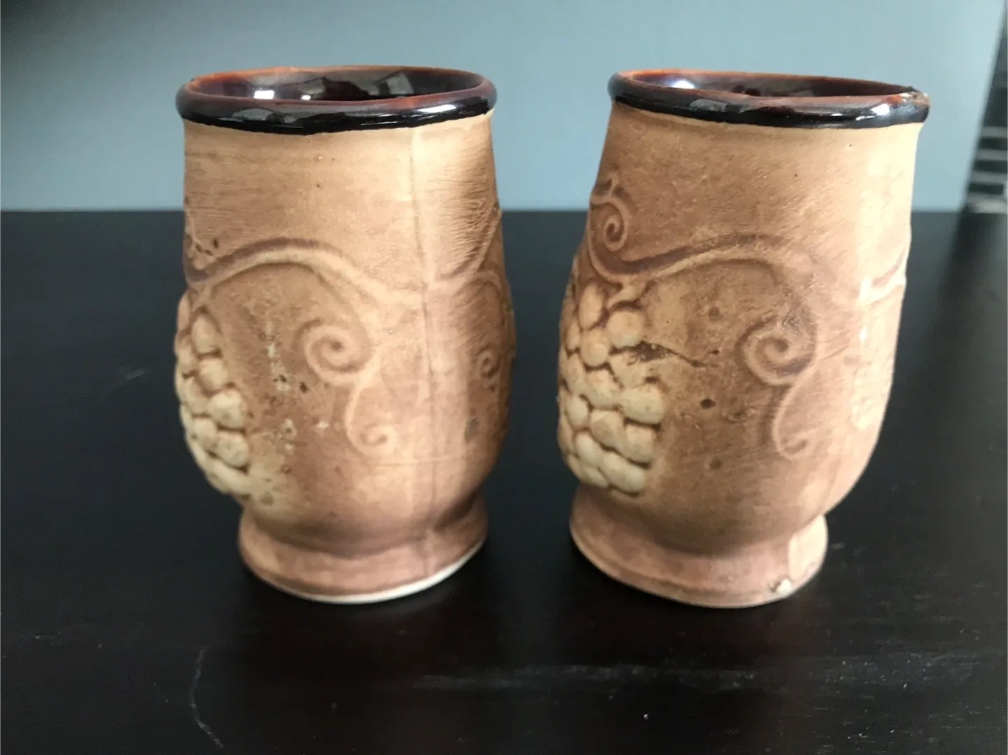 Set of 2 Decorative Ceramic Mugs image indicator(2)