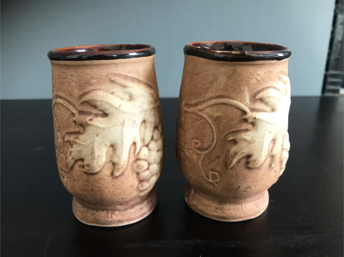 Set of 2 Decorative Ceramic Mugs image indicator(3)