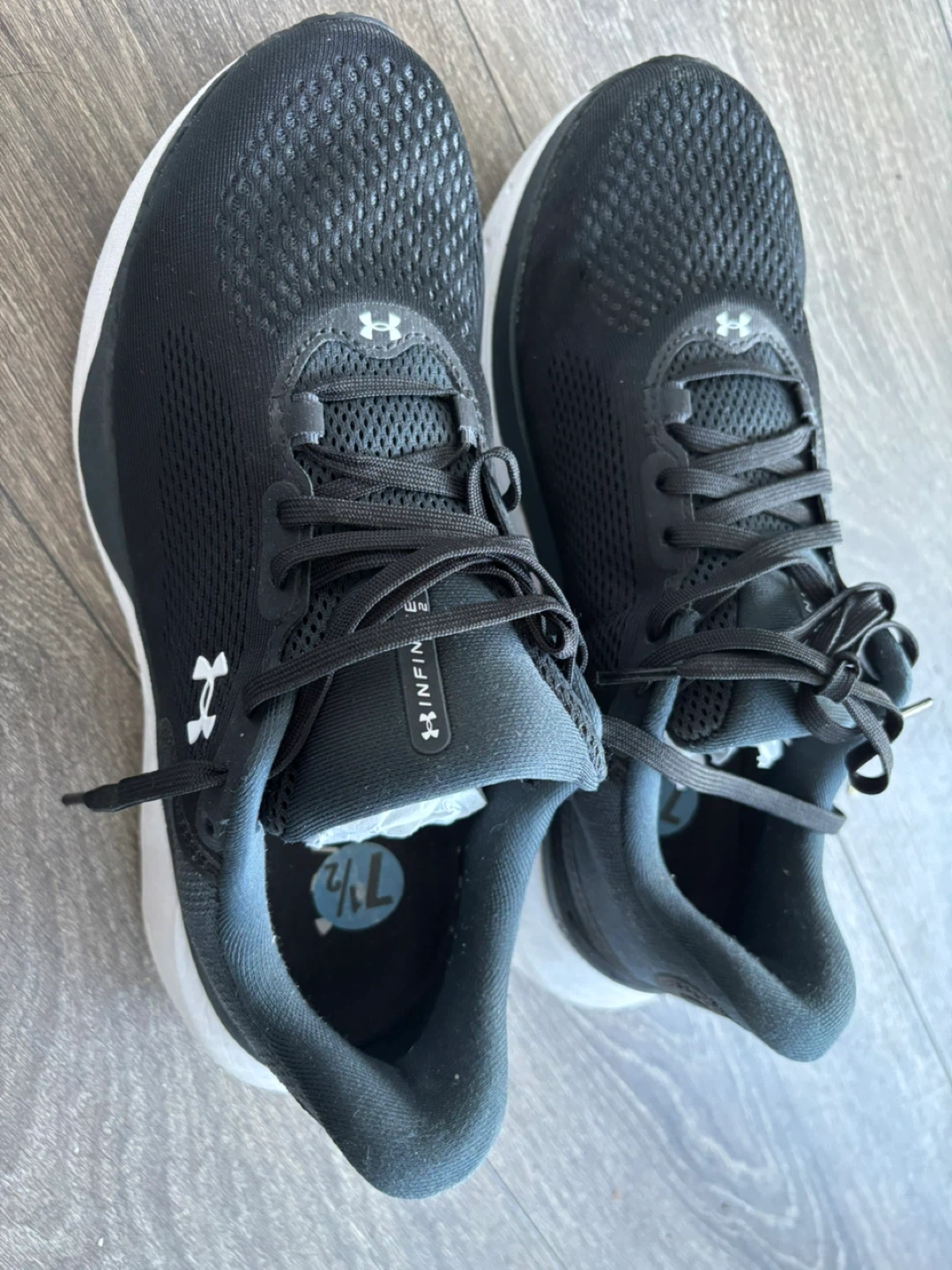 Under Armour Infinite Black Running Shoes - Size 7.5