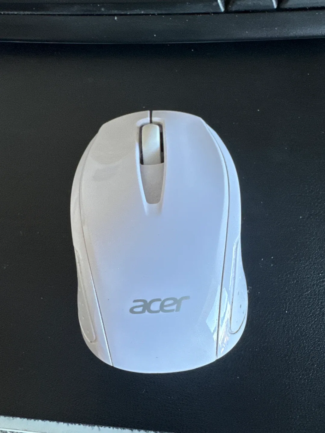Acer Wireless Mouse - White image indicator(2)