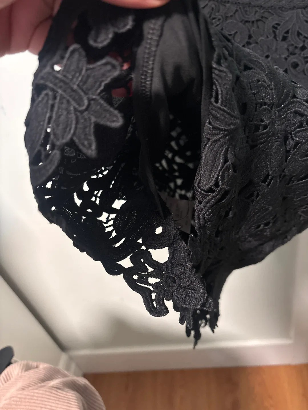 Black Lace Sleeveless Top image indicator(3)