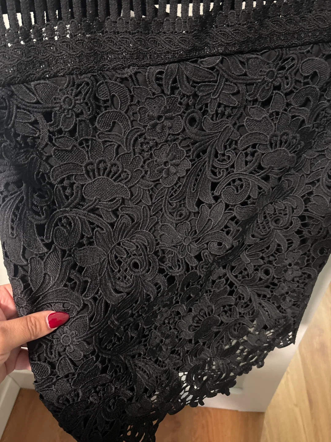 Black Lace Sleeveless Top image indicator(6)