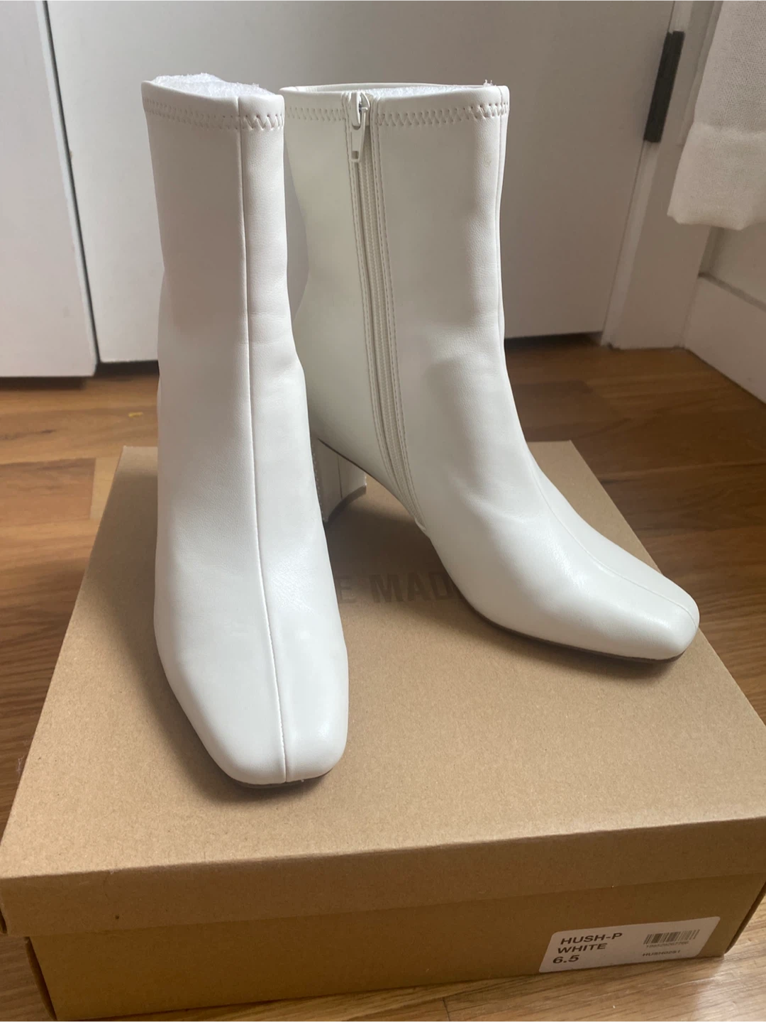 Steve Madden Hush-P White Pearl Boots - Size 6.5 - photo 3
