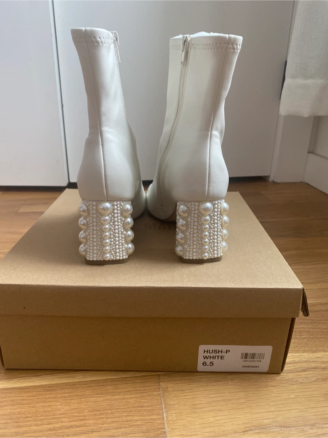 Steve Madden Hush-P White Pearl Boots - Size 6.5 - photo 2