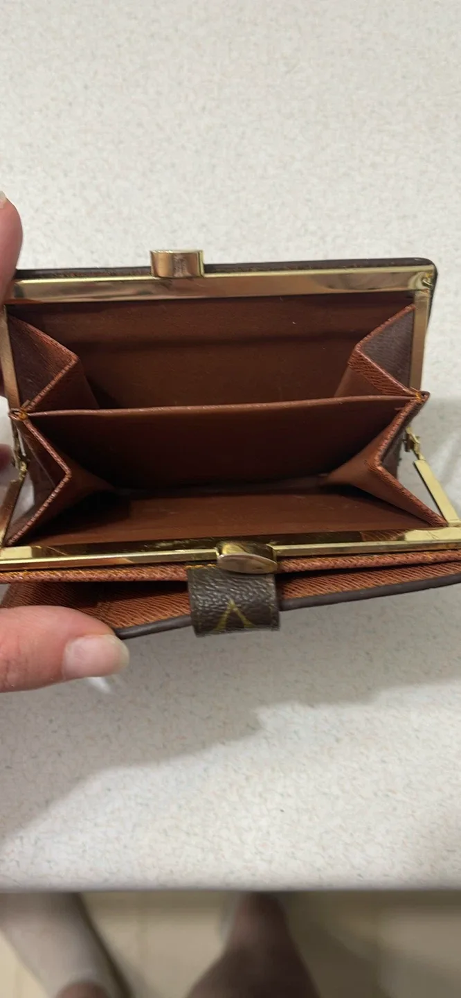 Louis Vuitton Monogram Wallet image indicator(3)