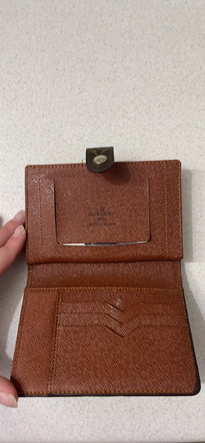 Louis Vuitton Monogram Wallet image indicator(2)