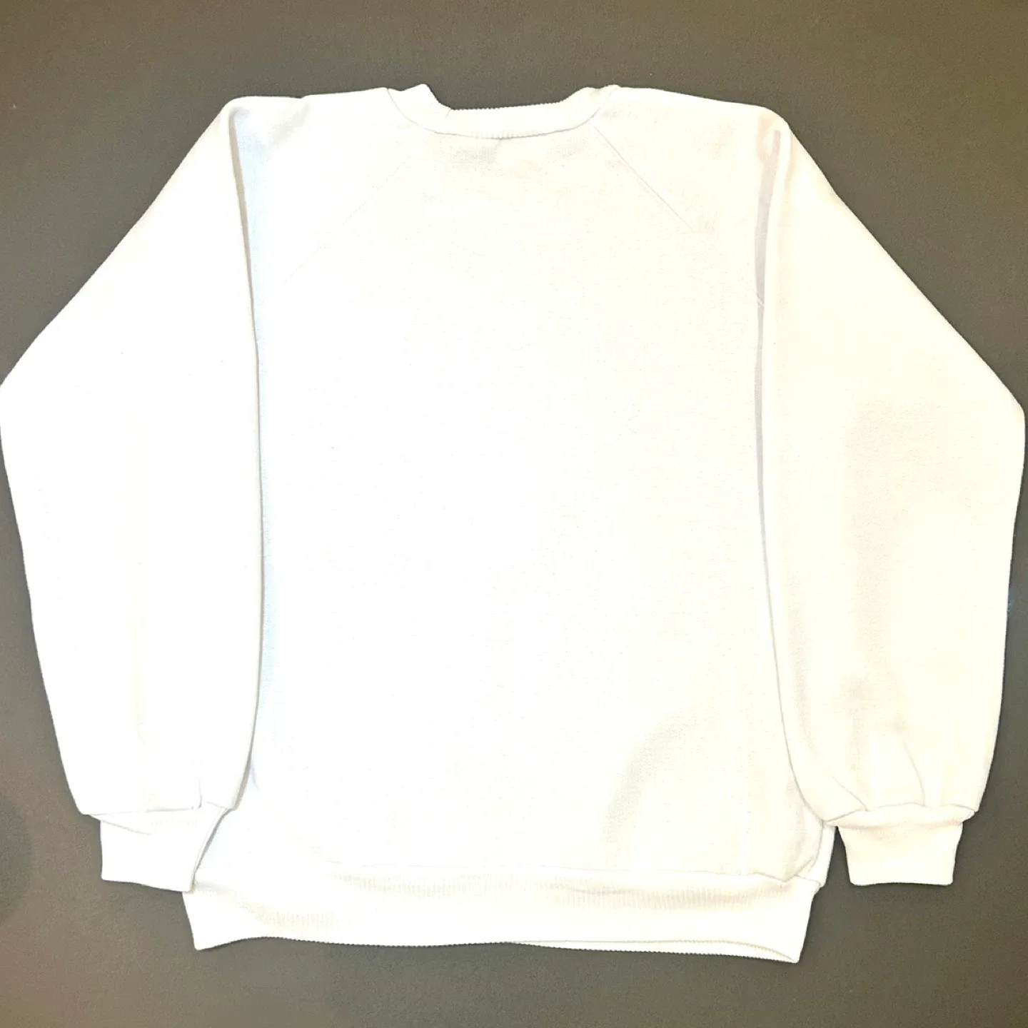Vintage Fresh Crisp White Crewneck Sweatshirt Cotton Blend image indicator(2)