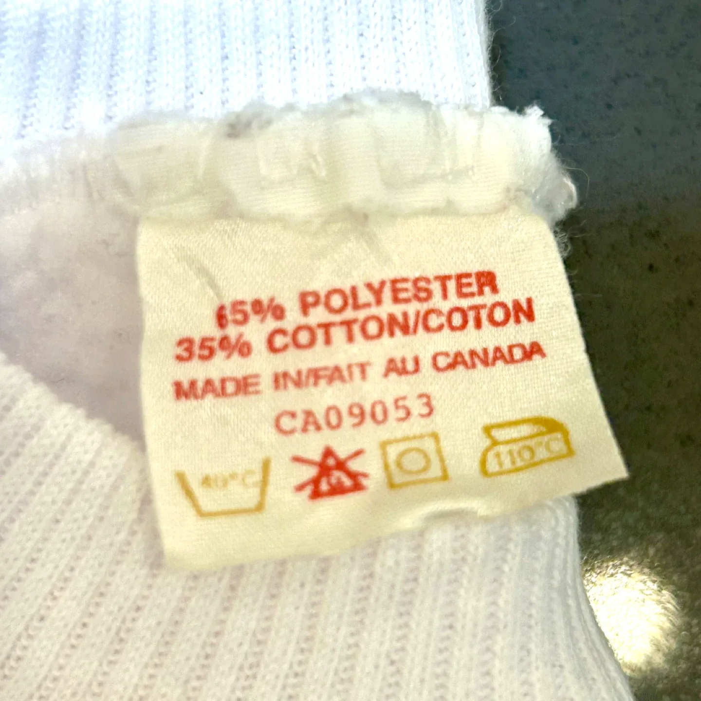 Vintage Fresh Crisp White Crewneck Sweatshirt Cotton Blend image indicator(4)