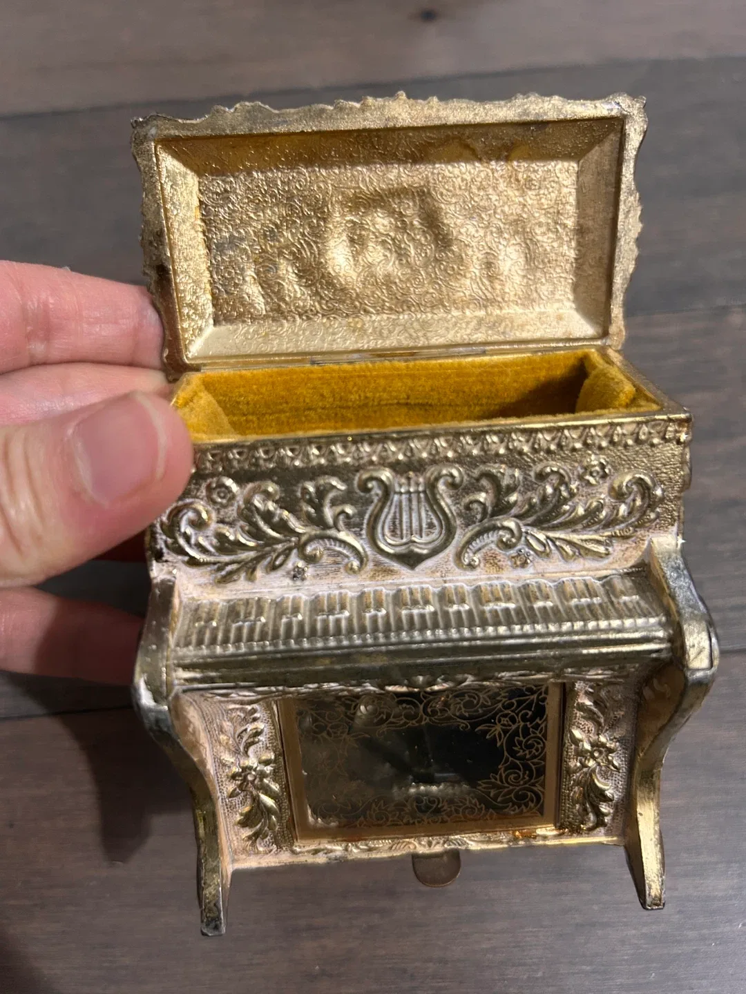 Vintage Piano Music Box image indicator(3)