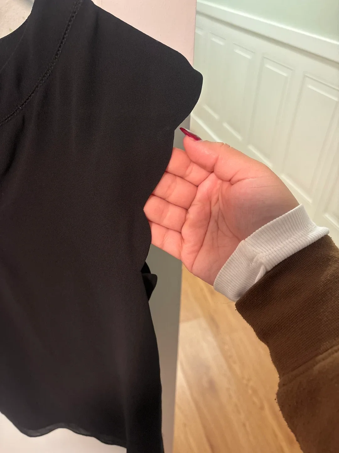 Simone Ran Black Blouse image indicator(3)