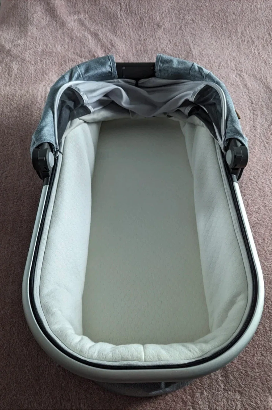 UPPAbaby Cruz Bassinet - Grey image indicator(3)