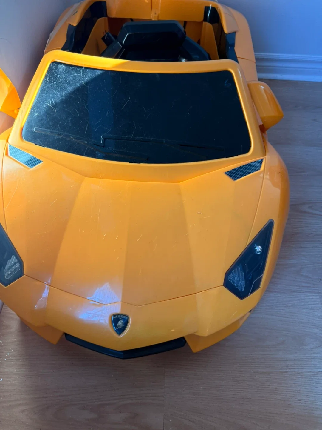 Lamborghini Kids Ride-On Car, Yellow image indicator(2)