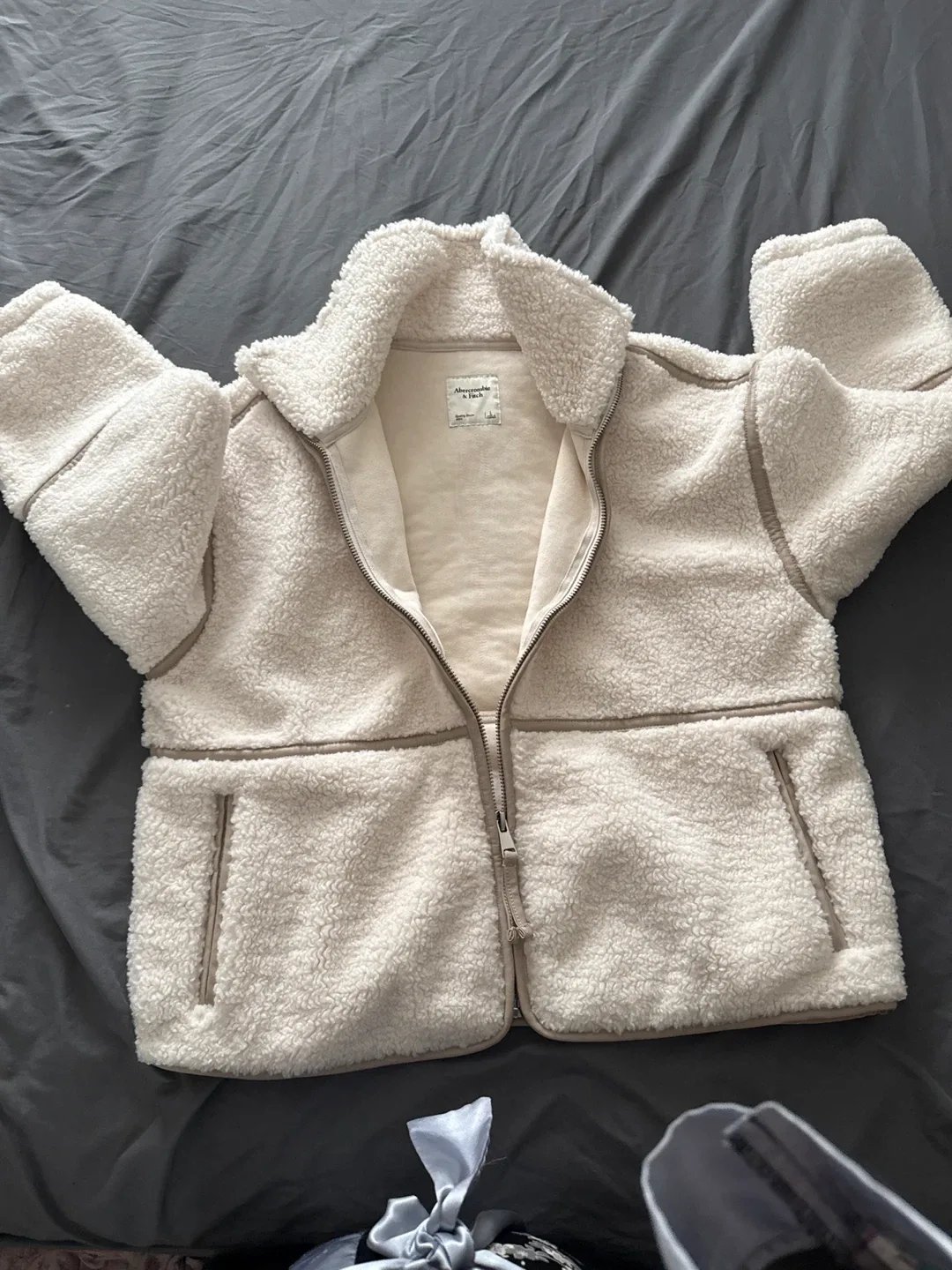 Abercrombie & Fitch Cream Sherpa Jacket image indicator(3)