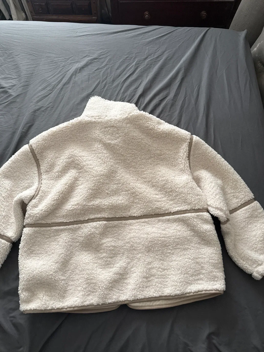 Abercrombie & Fitch Cream Sherpa Jacket image indicator(2)