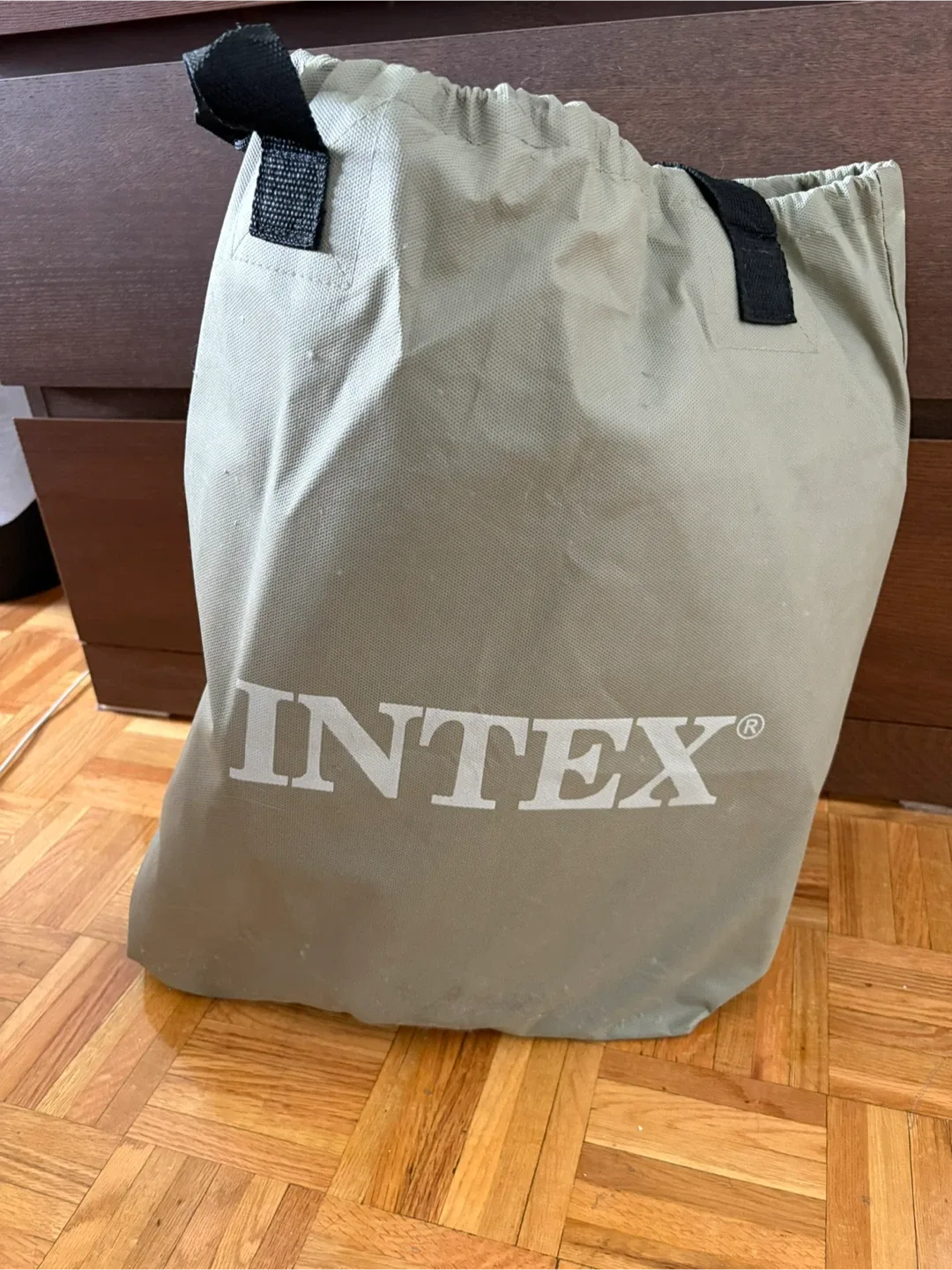 Intex Twin Size Air Mattress image indicator(2)