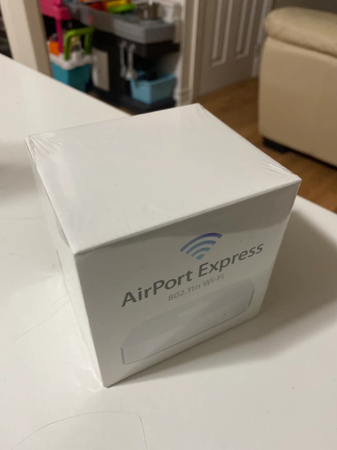 New Apple AirPort Express 802.11n Wi-Fi Base Station image indicator(3)