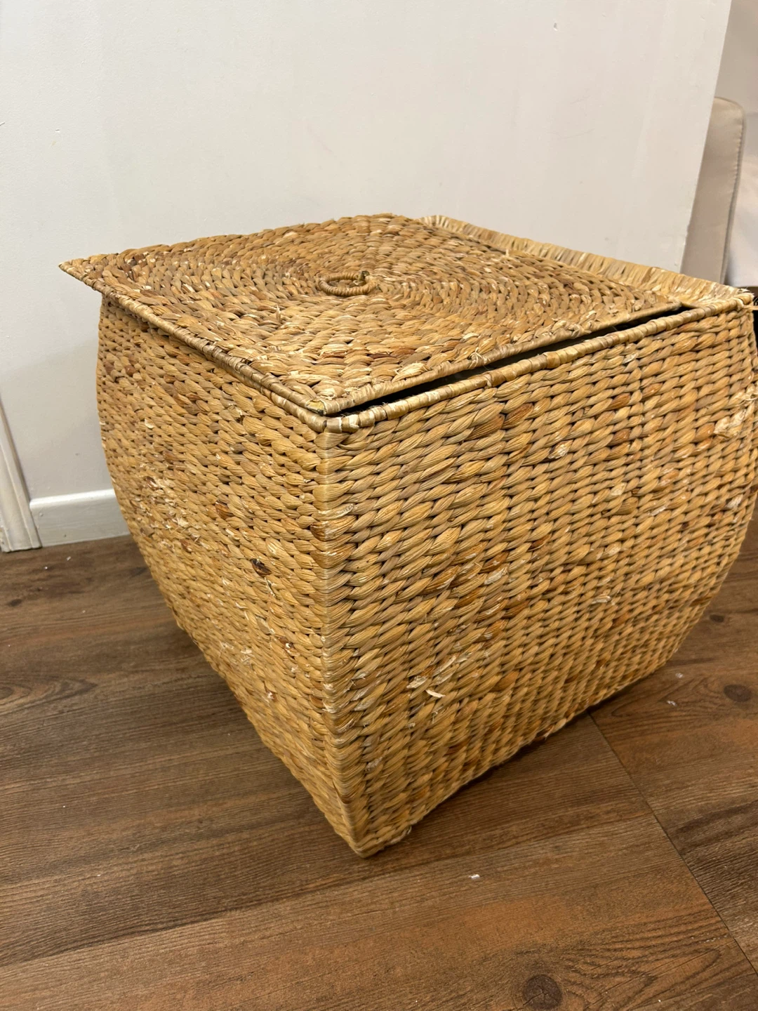 Woven Wicker Storage Box with Lid