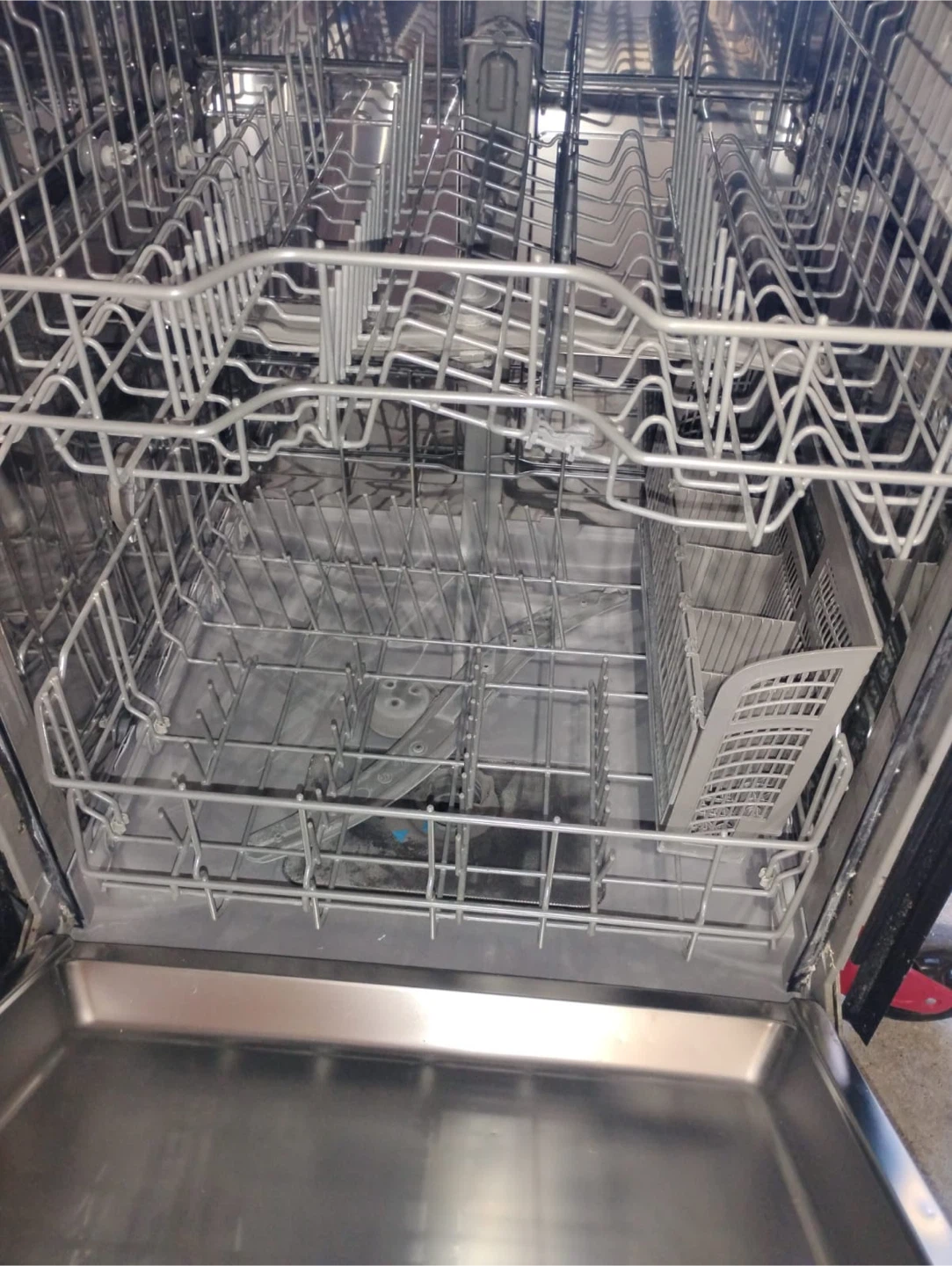 Bosch Dishwasher - Great Condition! - photo 3