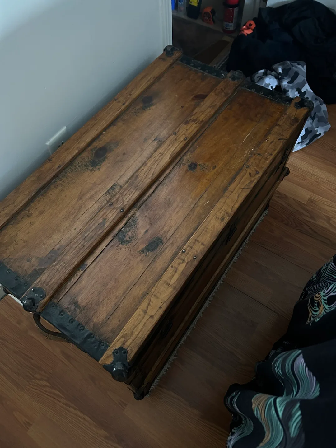 Antique steamer trunk image indicator(9)