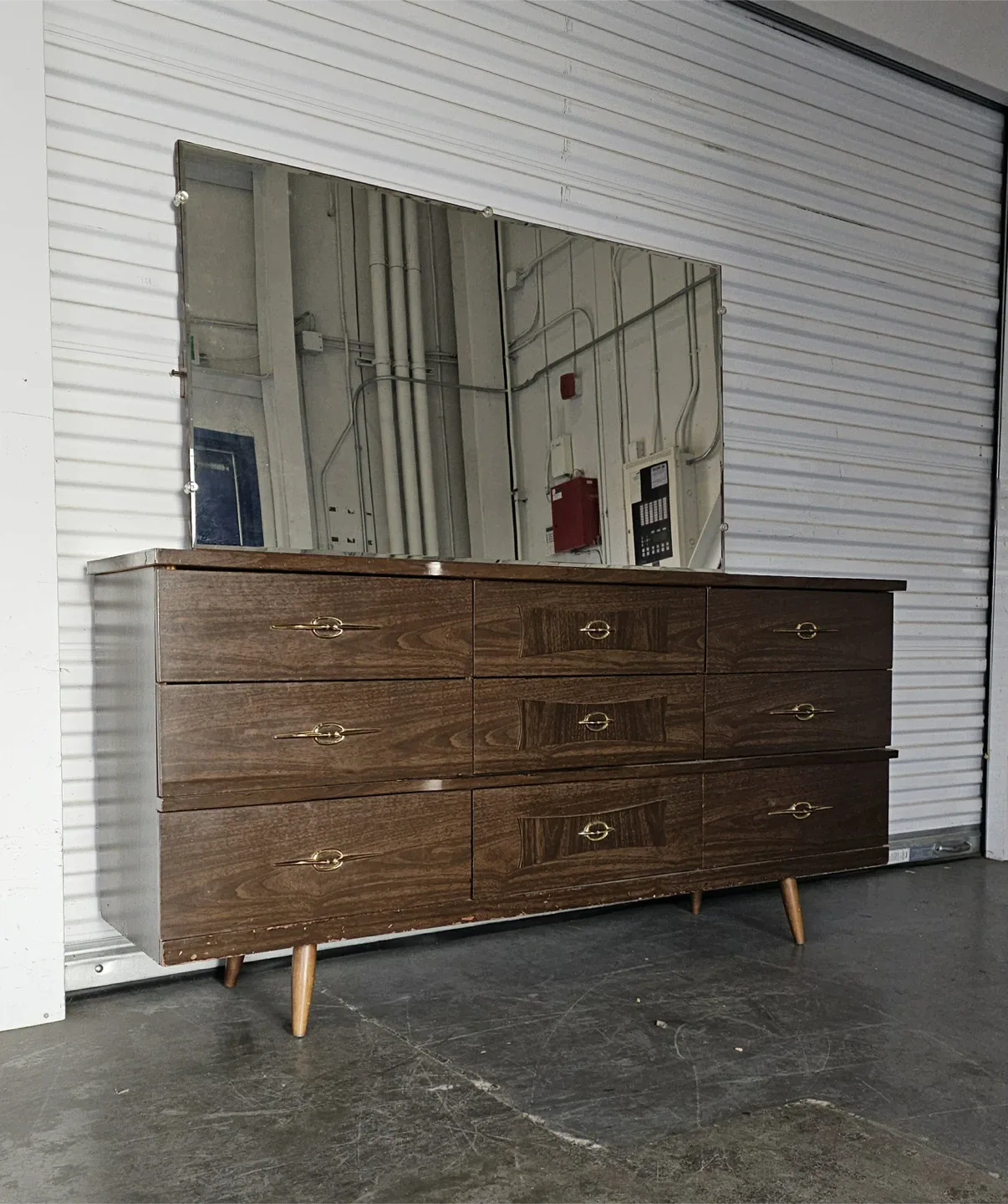 Vintage 9 drawer MCM dresser laminate/pressboard/wood