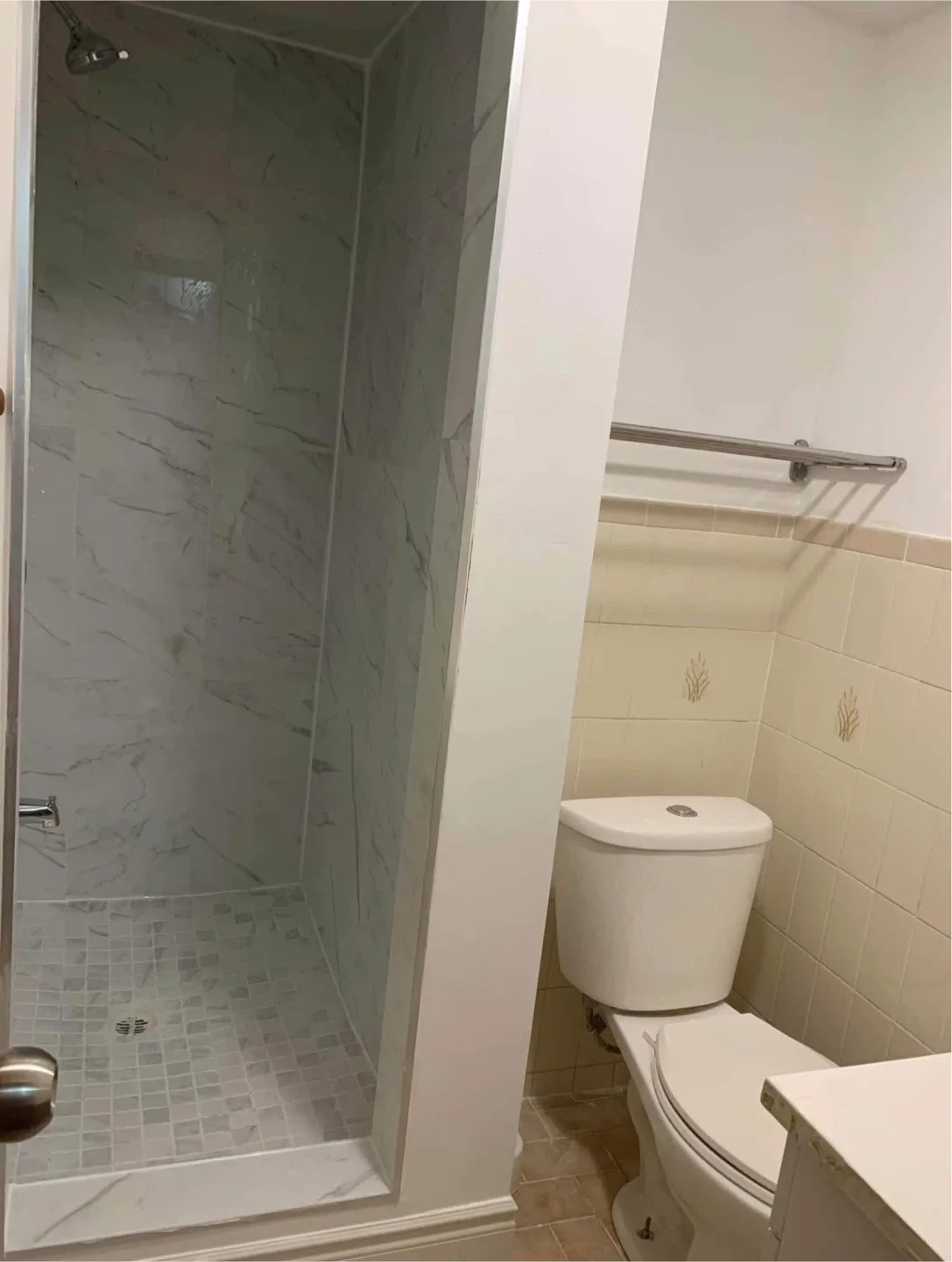 2 Bedroom Basement in Rent image indicator(9)