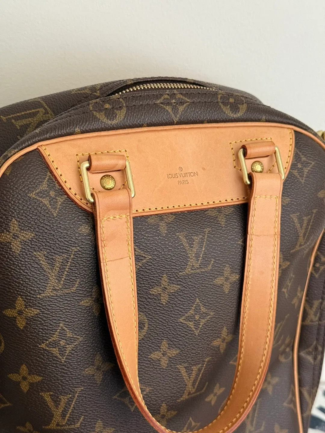 Louis Vuitton Excursion Bag image indicator(2)