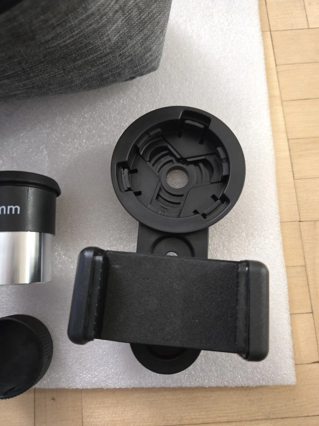 UncleHu Telescope with Tripod and Accessories image indicator(7)