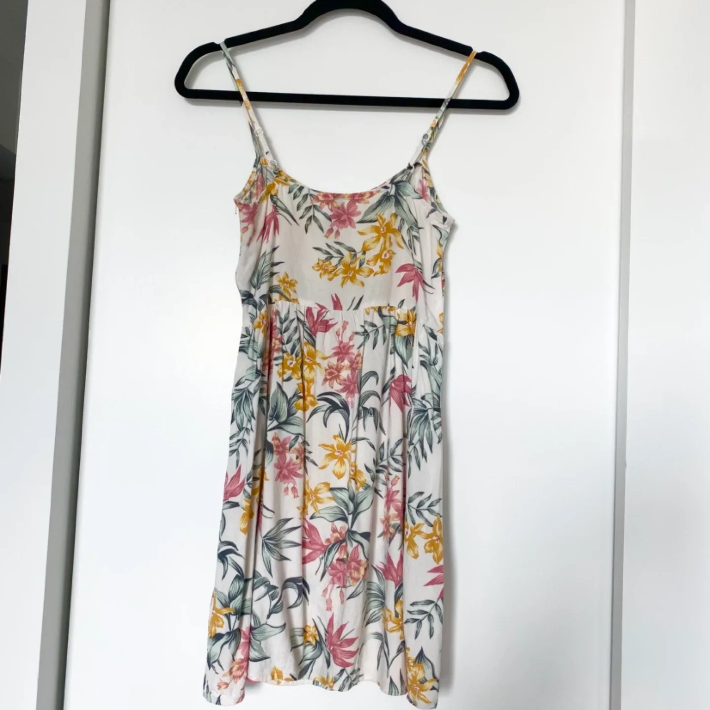 H&M Short Floral Sun Dress (0) image indicator(2)