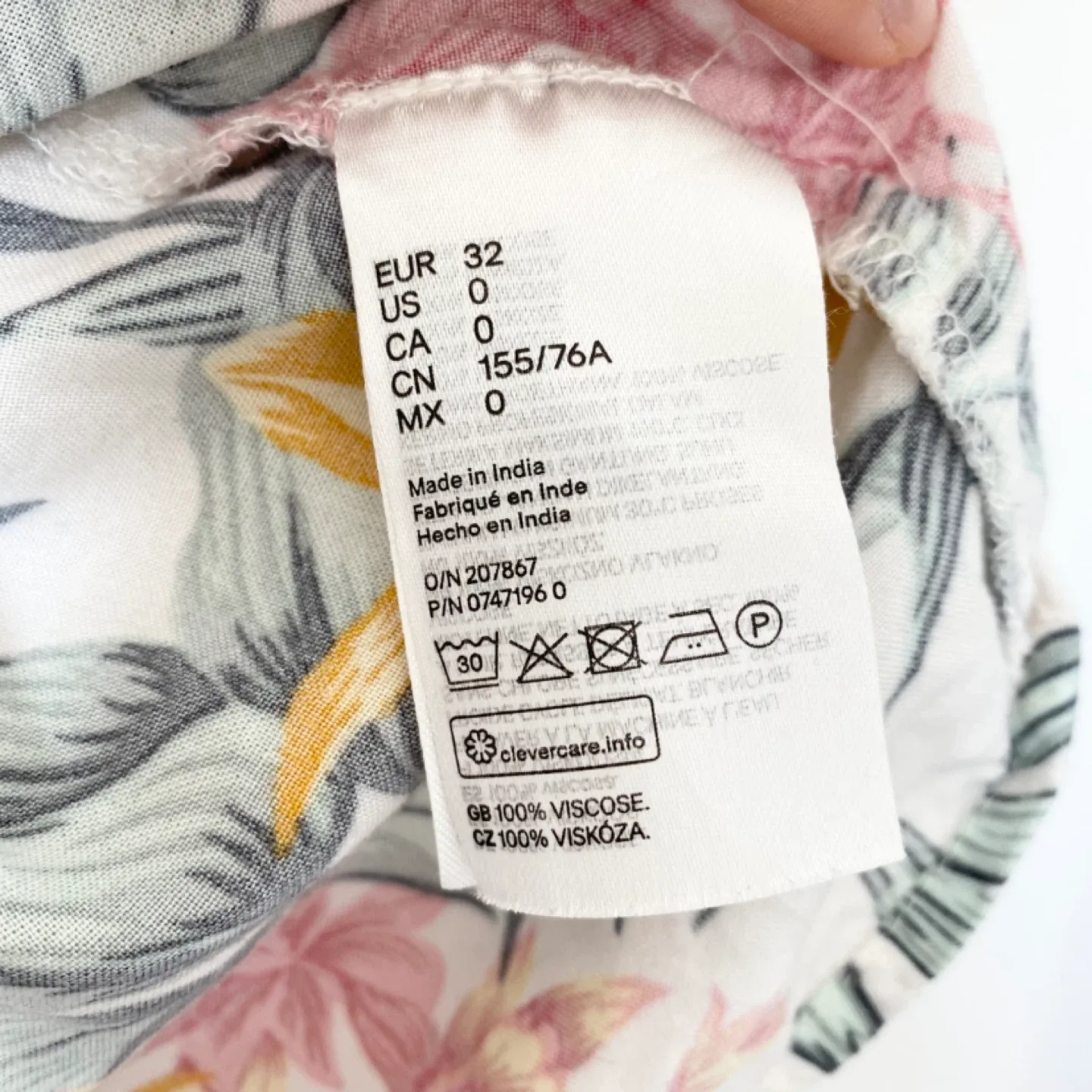 H&M Short Floral Sun Dress (0) image indicator(3)