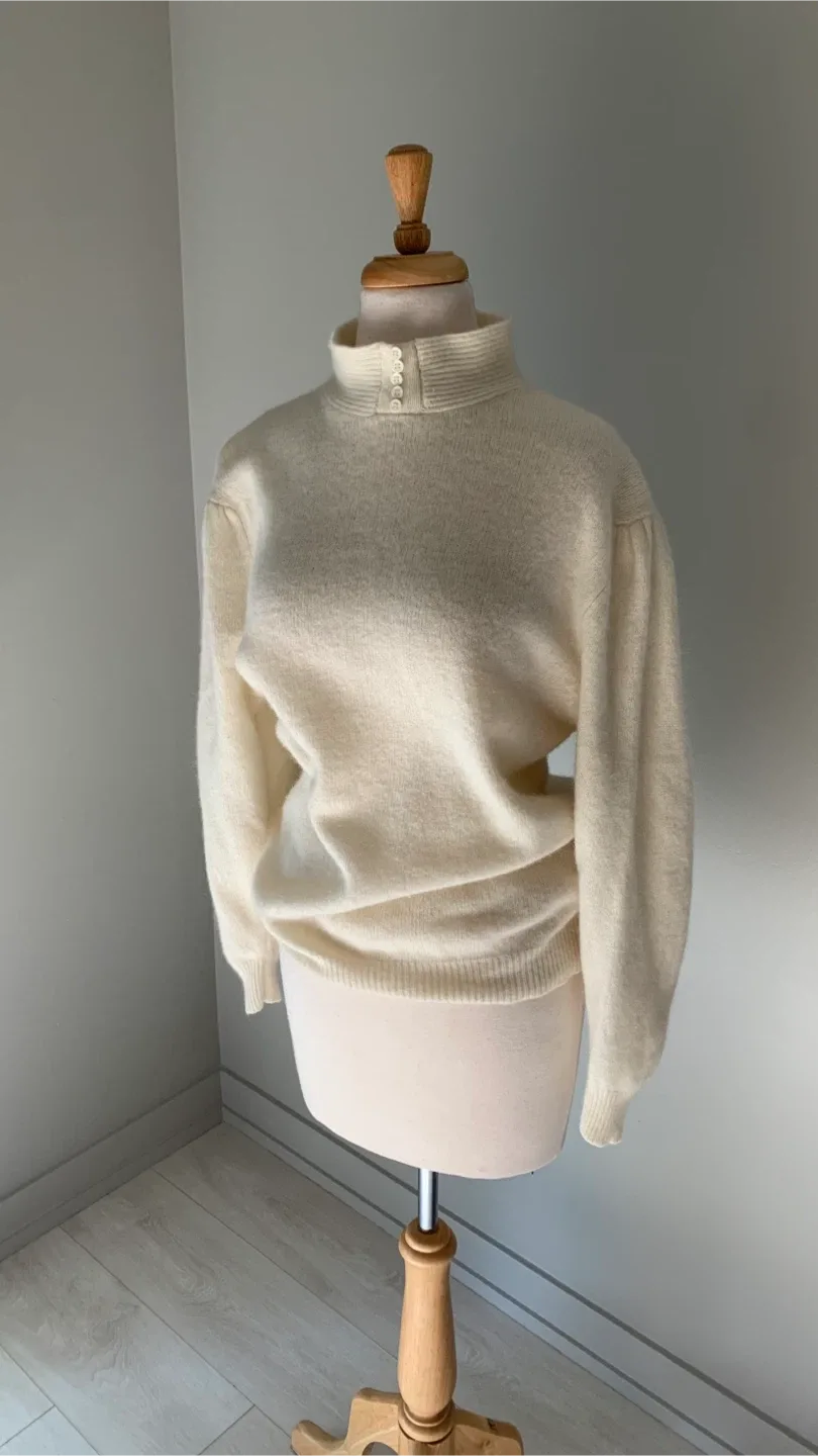Rare Vintage Find Hunt Club Lamb & Angora Wool Sweater Size M/L image indicator(2)