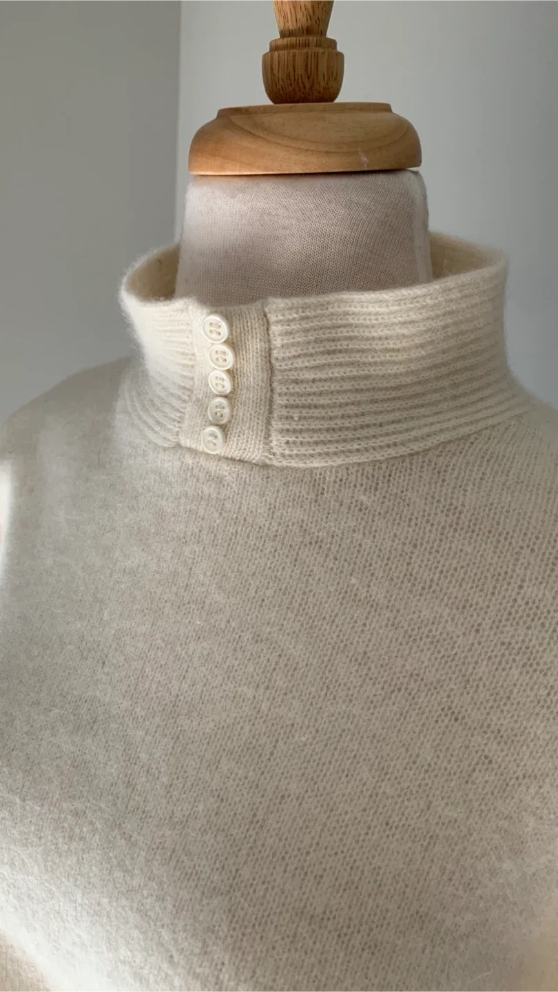 Rare Vintage Find Hunt Club Lamb & Angora Wool Sweater Size M/L image indicator(3)